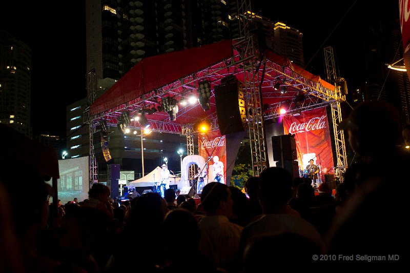 20101204_205733 D3S.jpg - Holiday concert sponsored by Coke, Panama City